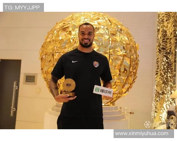 足球明星专访揭秘：他们的心路历程与赛场背后的故事