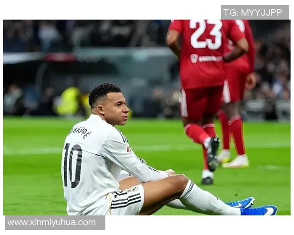 足球明星亲临NBA现场观赛引发球迷热议与互动盛况