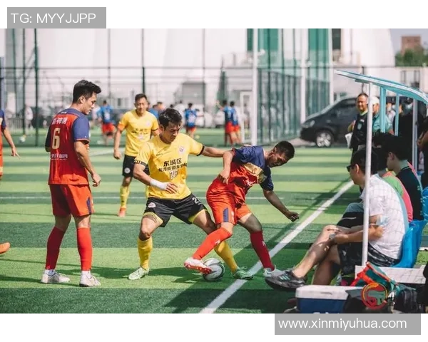 足球明星激情划船比赛高清视频尽显运动魅力与团队合作精神